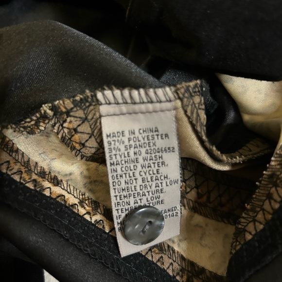 Vintage Tanjay | Floral Leopard Print Button Down | Long Sleeve | Size L - Picture 9 of 9